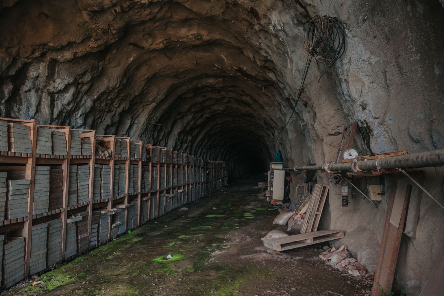 Lined underground drive with services and equipment